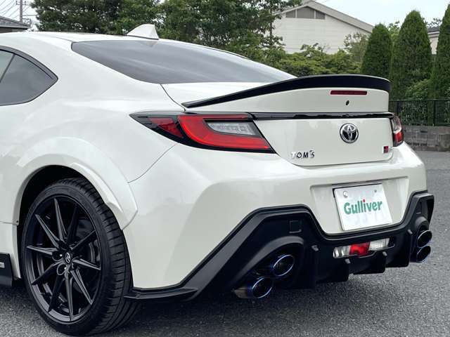 【GTパーツ】マフラー・車高調・AW・エアロなどなど・・・　GTスポーツカーならではの各種パーツ取付もスタッフにご相談ください。