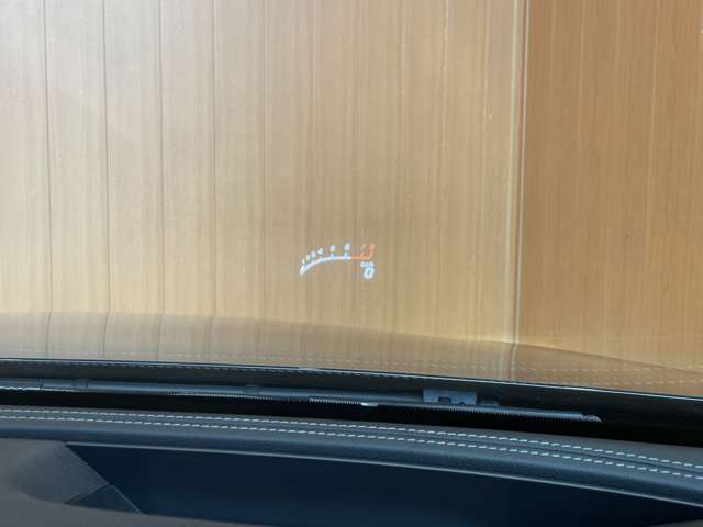 全車、納車日からのあんしん保証付き（部分保証、輸入車1ヶ月、国産車3ヶ月）。中古車は不安というお客様の声にお応えし、あんしんの保証を実現致しました。