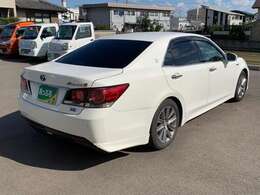 お車の車検・オイル交換・修理・鈑金塗装・ガラス修理・デントリペア・ボディコーティングなども幅広く対応しております。その際は無料で代車を貸し出し致します。車の事は何でもお任せください！