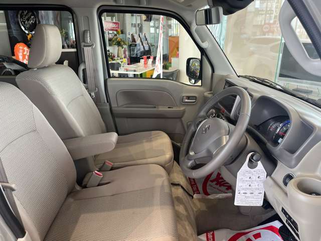 運転者にとっては日々使用することとなる運転席です。運転席が快適だと運転に集中することができますね。
