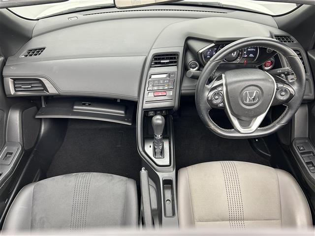 【インパネ全体】全方位で視界が広く、高い目線で運転もしやすいです！