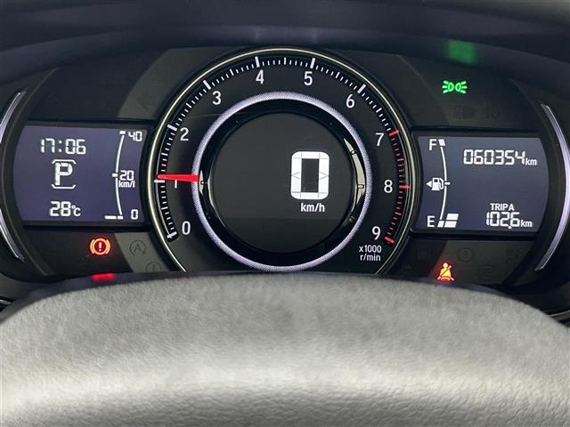 【スピードメーター】メーターがシンプルで見やすく運転しやすいですね！
