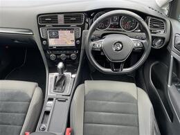 【運転席まわり】現車の確認はお電話で在庫のご確認の上是非ご来店くださいませ！ご来店の難しい方は店舗スタッフがお電話やメールで詳細をお答えさせて頂きます。