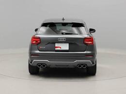 バックカメラ・前後コーナーセンサーで駐車も安心です。電動リヤゲートも装備