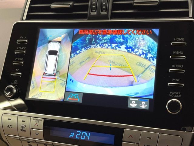 【パノラミックビューモニター】専用のカメラにより、上から見下ろしたような視点で360度クルマの周囲を確認することができます☆死角部分も確認しやすく、狭い場所での切り返しや駐車もスムーズに行えます。