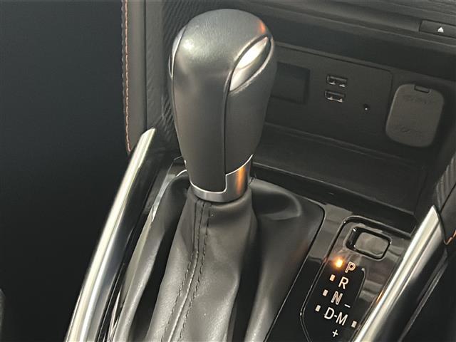 【シフトレバー】『シフトレバー』の画像になります。写真の内容に関してご不明点、ご質問等がございましたらお気軽にガリバー店舗までお問い合わせください。