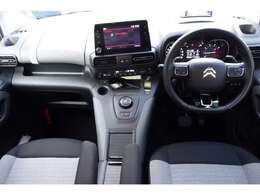 ガラスルーフ、ETC、自動軽減ブレーキ、カープレイ＆アンドロイドオート、ACC、バックカメラ