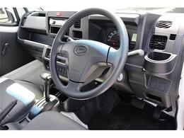 ハンドルまわりもシンプルで運転しやすい！