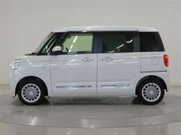 乗り降りに便利な両側電動スライドドア付き