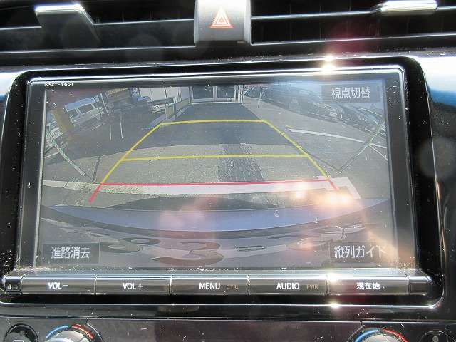 バックカメラで駐車も安心です♪