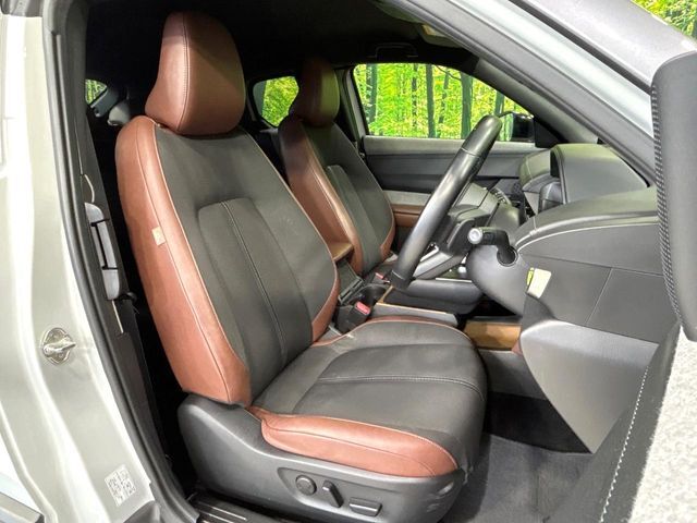 運転席シート廻りは使用感も少なく、良好な状態となっています。丁寧に使われていたことがよくわかりますね。