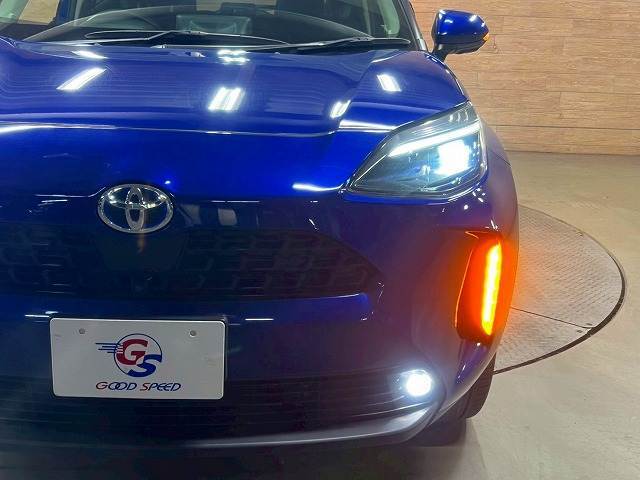 LEDヘッドライト装備！夜間もばっちり照らします。　発光色が太陽光に近い「白」でとても明るい、LEDヘッドライトを採用。