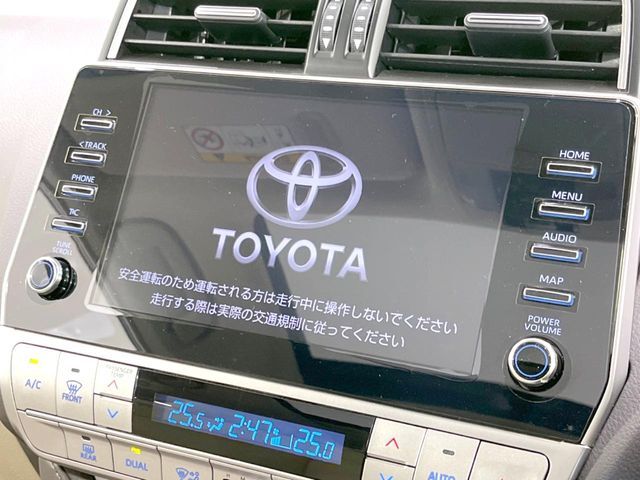 【ナビ機能付き9型ディスプレイオーディオ】ナビ機能搭載の他、お持ちのスマートフォンと連携して、ナビやbluetoothでの音楽再生が可能です♪デザインはもちろん操作性も良好！