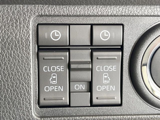 【両側パワースライドドア】スマートキーや運転席のスイッチで後席両側スライドドアの開閉が可能♪電動だから力を入れてドアを開ける必要が無く、小さなお子様でも簡単に開け閉めでき快適です♪