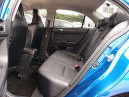 全国でも台数の少ないライトニングブルー外装色のランサープレミアムが入庫！過去分解整備記録簿も13枚残っており、令和7年6月にHKS車高調も新品取付け済。令和4年5月SSTストレーナー交換済みです