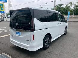 全国に店舗を展開しているのでどこでもお取り寄せが可能です！この車が気になるけど遠方だから・・・と諦める必要はありません！※別途陸送費が必要です。