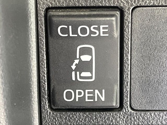 【パワースライドドア】スマートキーや運転席のスイッチでスライドドアの開閉が可能♪電動だから力を入れてドアを開ける必要が無く、小さいお子様でも、重い荷物を持っている時もラクに開け閉めできます♪