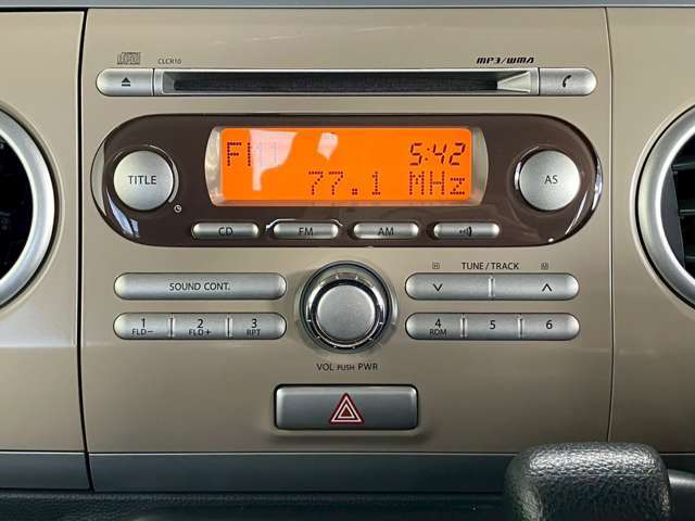 純正オーディオ　CD/AM/FM