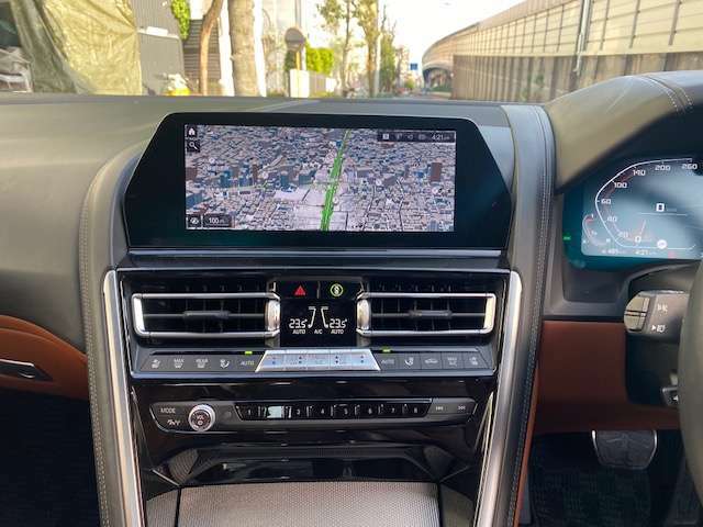 BMW純正idriveナビゲーション！フルセグTV、Bluetooth搭載！