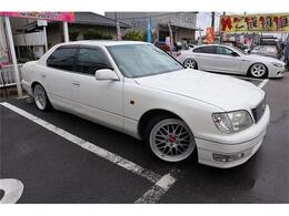 サンルーフ！黒本革シート！BBS18AW！エアコンok！車高調！外品マフラー！パワーシート！シートヒーター！ナビ！バックカメラ！DVD！ETC！クルコン！キーレス！タイヤ6分山！豪華なセルシオです！