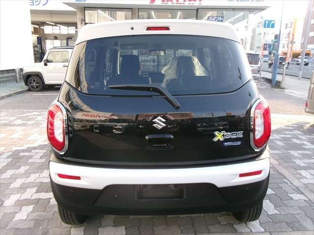 【陸運局認定指定車検工場完備】国家資格検査員1名・国家資格整備士3名で、お客様の大切な愛車を末永く安心サポートさせて頂きます！当店おすすめ安心メンテパック加入で3年間のメンテナンスと車検がお得！