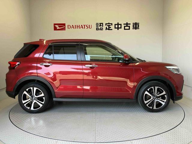 車両右側面からの写真になり。車をご覧になりたい時はお気軽に最寄りの店舗へご相談下さい。