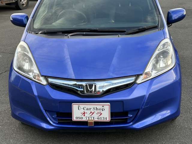 支払総額をお支払い頂ければ、それ以外の費用は掛かりませんので、ご安心下さい。陸送や希望ナンバーなどお客様の要望に基づくオプション等の費用は別途必要となります。詳細に関してはお問い合せください。