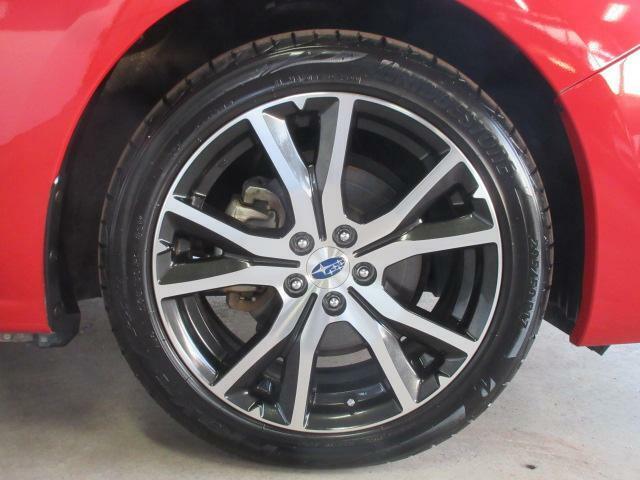 右前 17インチアルミホイール タイヤサイズは、205/50R17