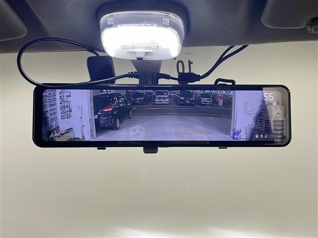 気になる車はすぐにお問い合わせください！画面右側の0066から始まる無料ダイヤルからお問い合わせ下さい！専門スタッフがお車のご質問にお答えいたします！