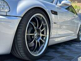 アドバンレーシング19インチ♪外してみるとわかりますすがものすごく軽量です♪