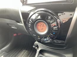 【　スマートキー＆プッシュスタート　】鍵を挿さずにポケットに入れたまま鍵の開閉、エンジンの始動まで行えます。