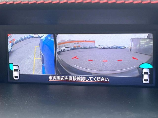 【フロント＆サイドカメラ】ドライバーから見にくい死角部分を映像で確認できる前方と左側面にカメラを装着。見通しがきかない場所や住宅密集地などを運転することが多い人におすすめの安心装備です。