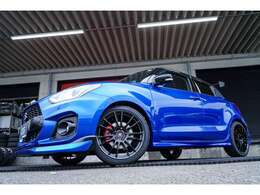 ファイナルエディション新車にてZSS車高調、18インチホイール、ホイールナット、マフラー、ウィング、ウィング、牽引フックトラスト製フロントリップ、純正エアロ、新品カロッツェリアナビを装着！！