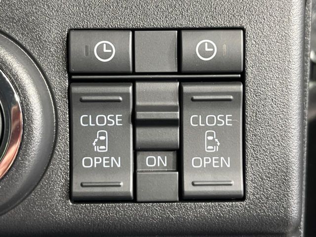 【両側パワースライドドア】スマートキーや運転席のスイッチで後席両側スライドドアの開閉が可能♪電動だから力を入れてドアを開ける必要が無く、小さなお子様でも簡単に開け閉めでき快適です♪