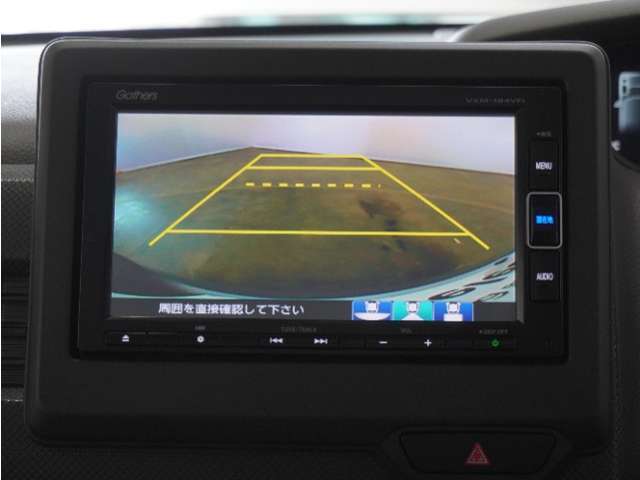 ◆バックカメラ◆リバースにするだけで映ります、後方の安全確認や、狭い駐車場での車庫入れ、雨の日や夜間など視界の悪い時に便利です！安全にバックする為には欠かせない装備です。