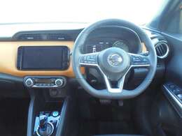運転席周りも清掃しております！