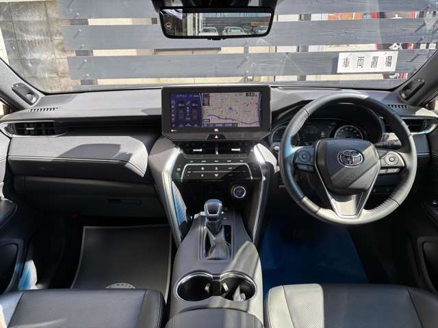 運転席周りです！大変綺麗な状態です！ご覧頂ければ、きっと気に入って頂けると思います！お問い合わせ、ご来店お待ちしております！