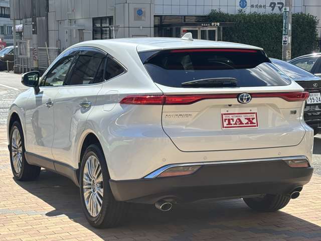 展示前に内外装のクリーニングは徹底的に行います！「ほんとに中古車？？」といわれるほど、弊社は内外装のクリーニングに力を入れております！期待は裏切りませんので、ぜひ現車にてご確認下さい！！