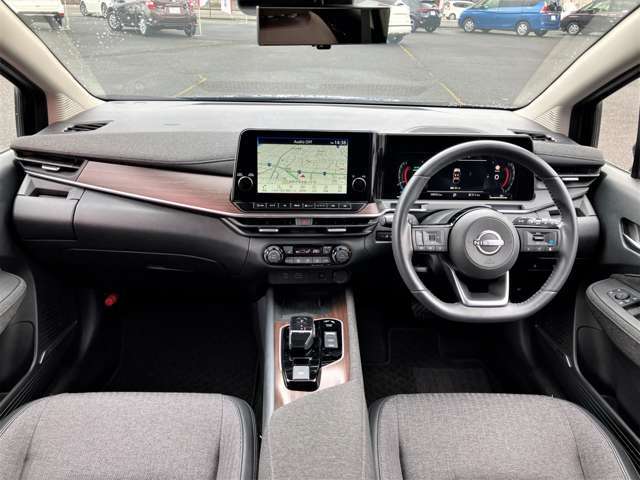 e-POWERは、“自ら発電する電気自動車”。　モータードライブの楽しさと燃費性能の両立を実現しました！