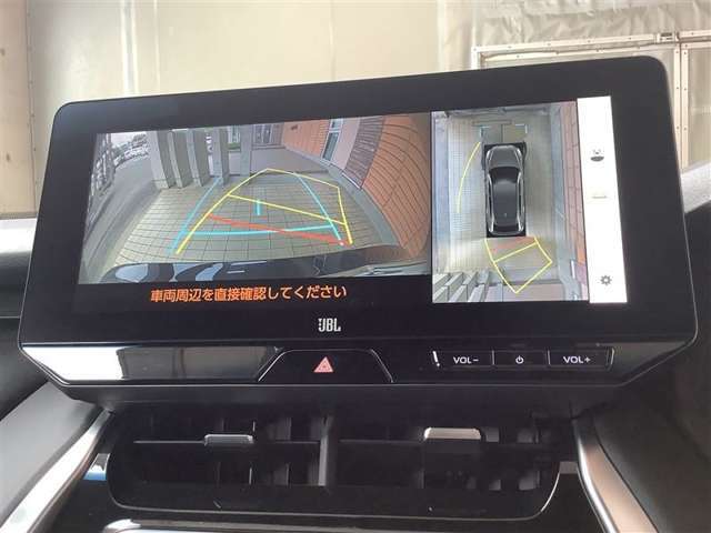 バックモニタ-も装備しております。車庫入れの苦手なお客様、もうご心配いりません。重宝してくれると思います。