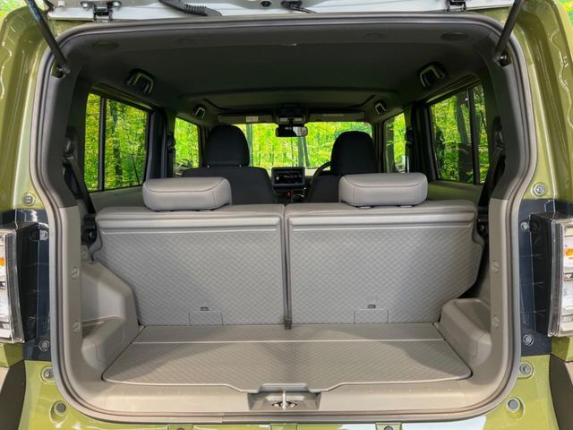 普段のお買い物や通勤、送迎等に十分な荷室スペースを確保しております。セカンドシートを倒すと、大きな荷物の積載も可能です♪