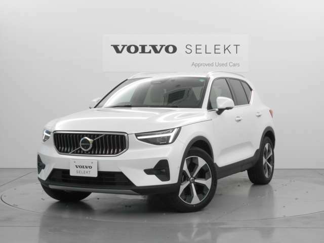 都市を駆け巡る本物のSUVとして、XC40は開発されました。スカンジナビアの独創性と都会的な雰囲気を身にまとった、都市で生活するあなたのために作られた一台です。