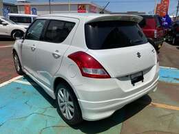 当店では、自社で仕入れした厳選車両を、多数展示しております。リーズナブルなお車を多数在庫しております。掘り出し物を探しにいらしてください。