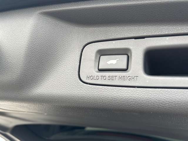 【電動リアゲート】