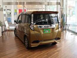 雨の日でもゆっくりお車ご覧いただけます