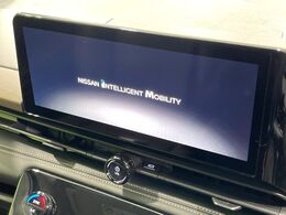 【メーカー純正12.3型ナビ】インテリアに溶け込むスタイリッシュな「専用設計」メーカーナビを装備♪視認性や操作性など基本性能にも優れ、より上質なカーライフをお楽しみいただけます。