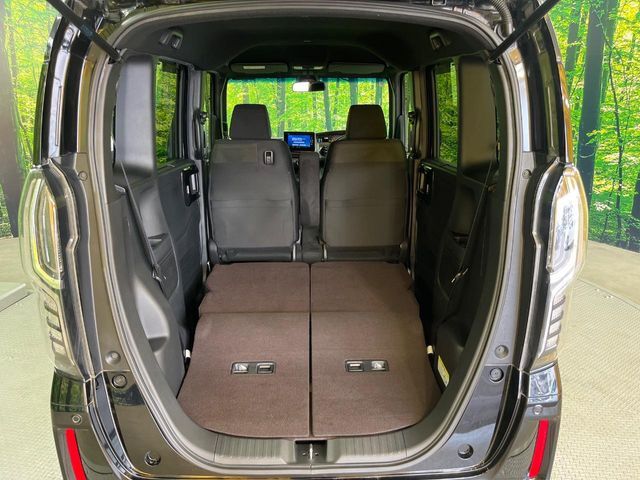普段のお買い物や通勤、送迎等に十分な荷室スペースを確保しております。セカンドシートを倒すと、大きな荷物の積載も可能です♪