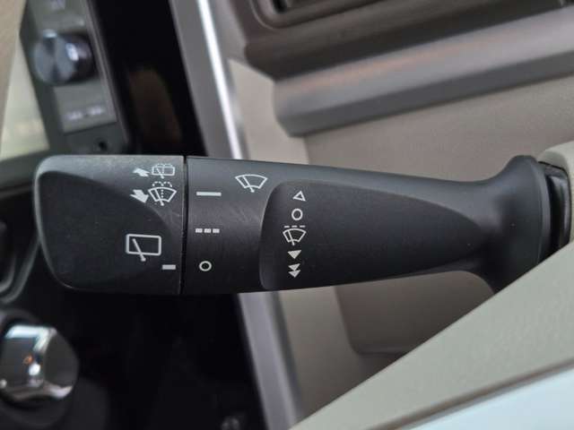 【運転席操作部】快適なドライブを楽しむための機能が装備されています！運転席から触れるので、使いやすいです！除菌プランいれていただくと、さらに清潔で安心していただけます！