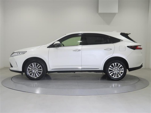 豪華装備の内装にエレガントなデザインのSUV。