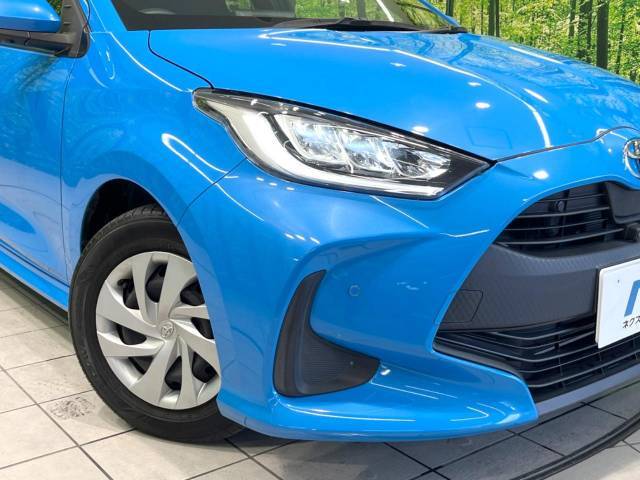 【LEDヘッドライト】悪天候や夜間走行時も良好な視界を確保し安心して運転できる高輝度LEDヘッドライトを装備！点灯速度が早く、消費電力も抑えられています。